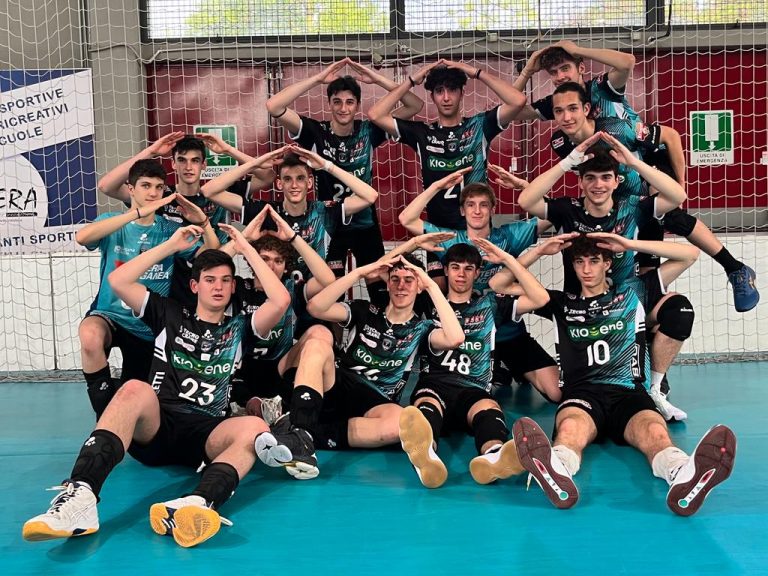U17